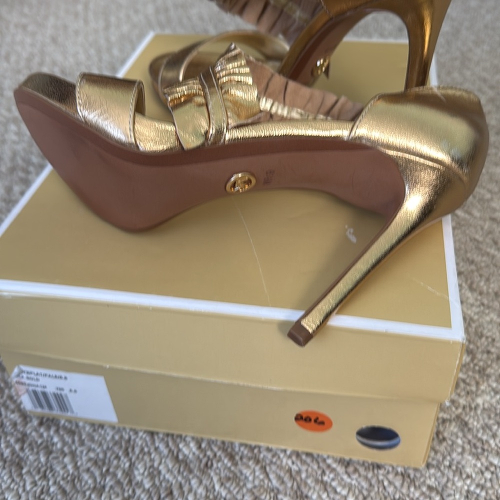 🛍️🛍️Michael, Michael Kors size 6 1/2 - Picture 5 of 5